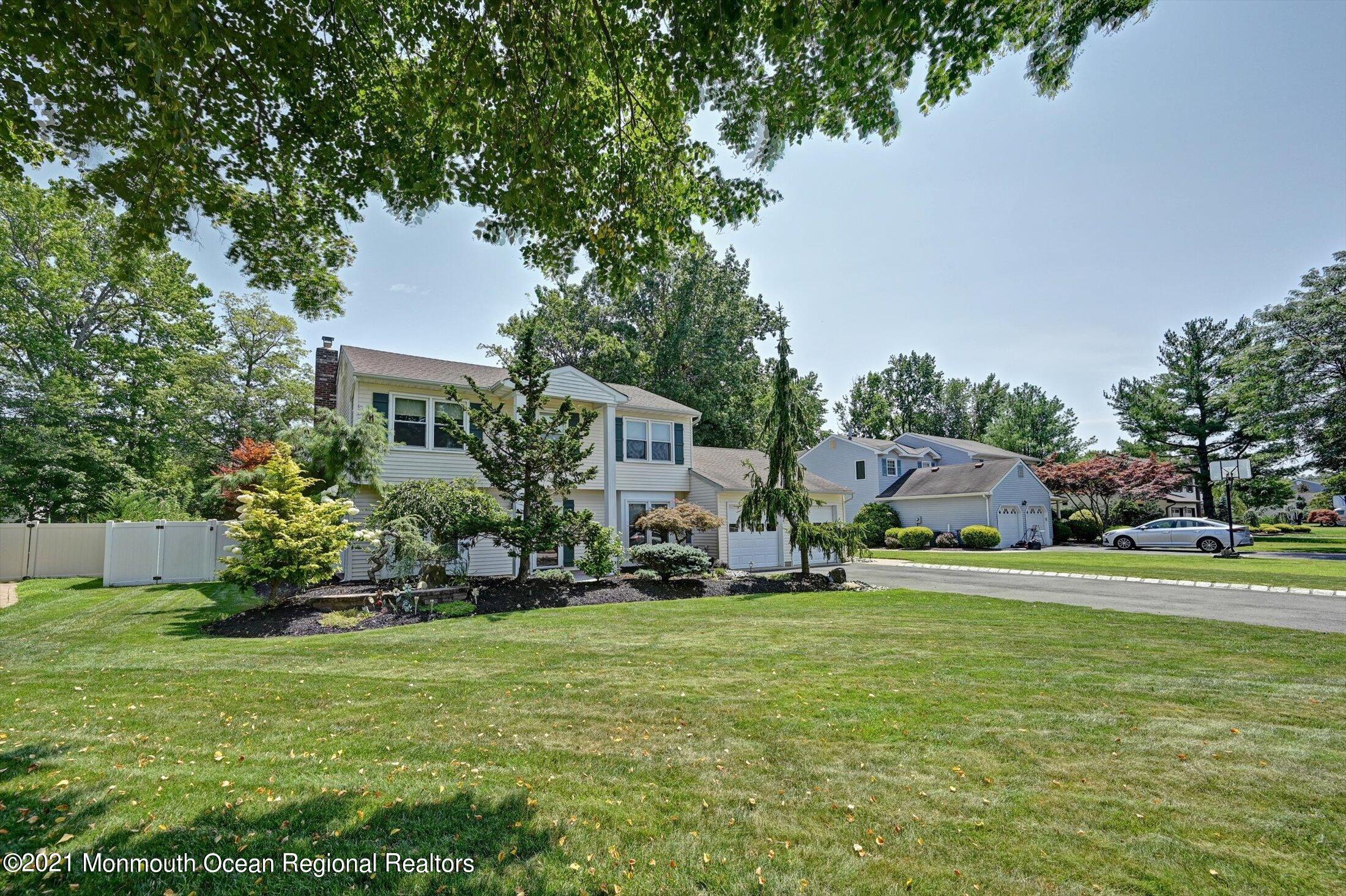 19 Regal Road Manalapan, NJ 07726 - Photo 3 of 33 Large Lot