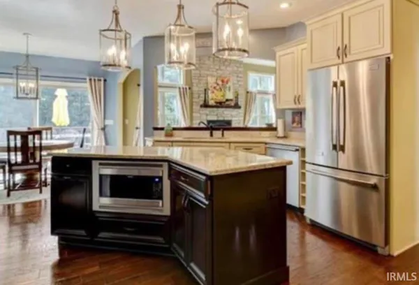 $1,250,000 | 21562 Golden Maple Court, South Bend, IN 46628