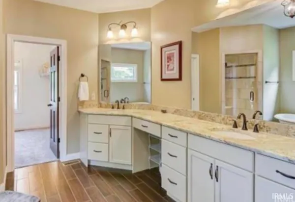 $1,250,000 | 21562 Golden Maple Court, South Bend, IN 46628