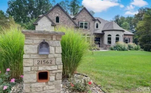 $1,250,000 | 21562 Golden Maple Court, South Bend, IN 46628