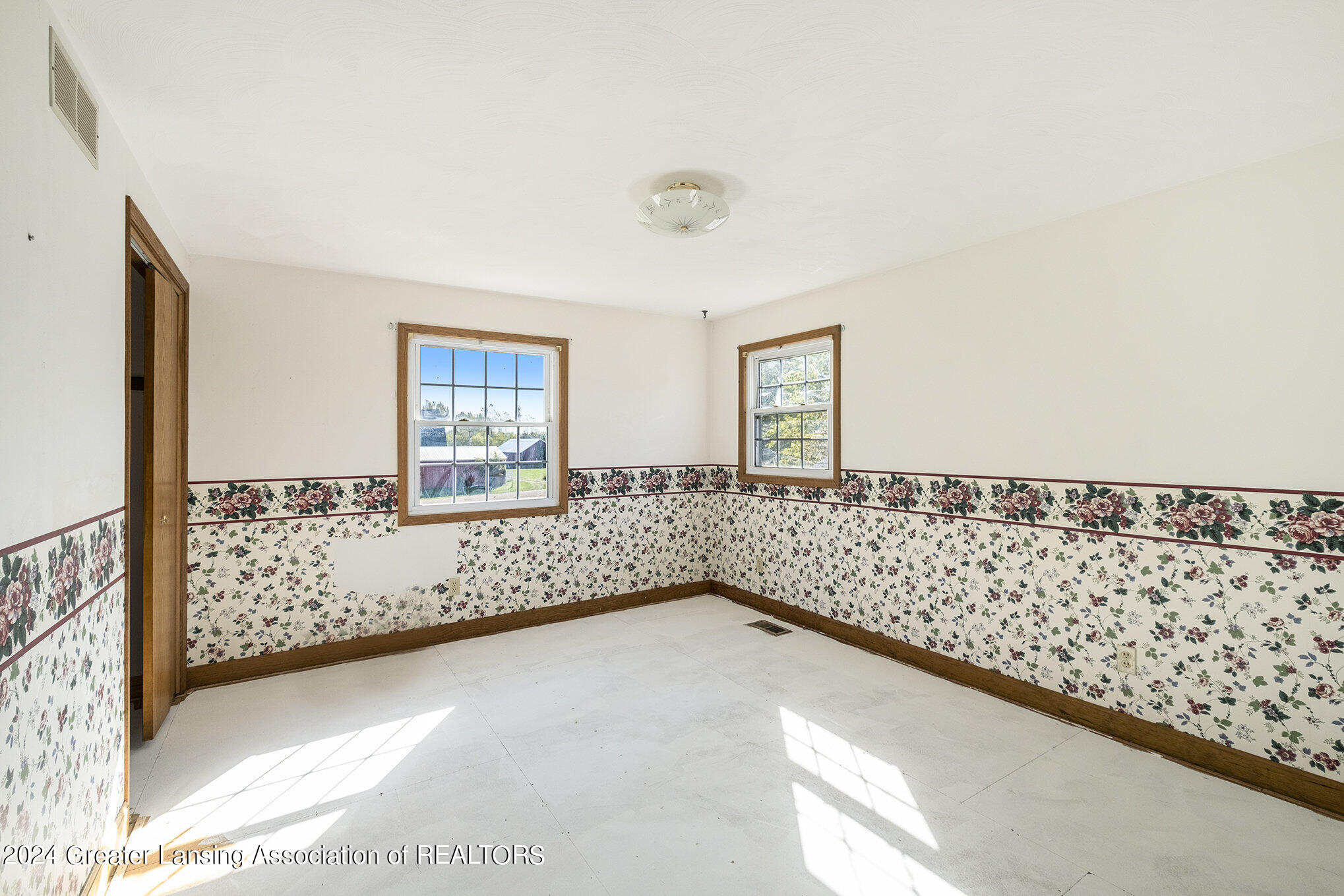 1265 East Parks Road St. Johns, MI 48879 - Photo 14 of 32 018_dscf1656