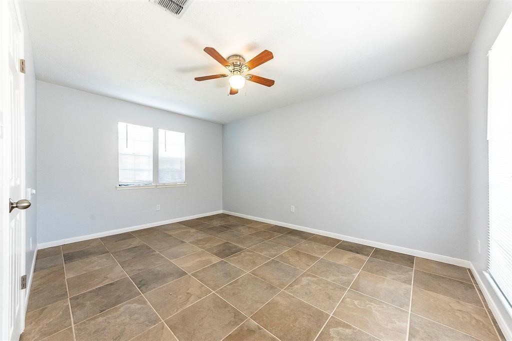 10424 Belfast Road La Porte, TX 77571 - Photo 5 of 22