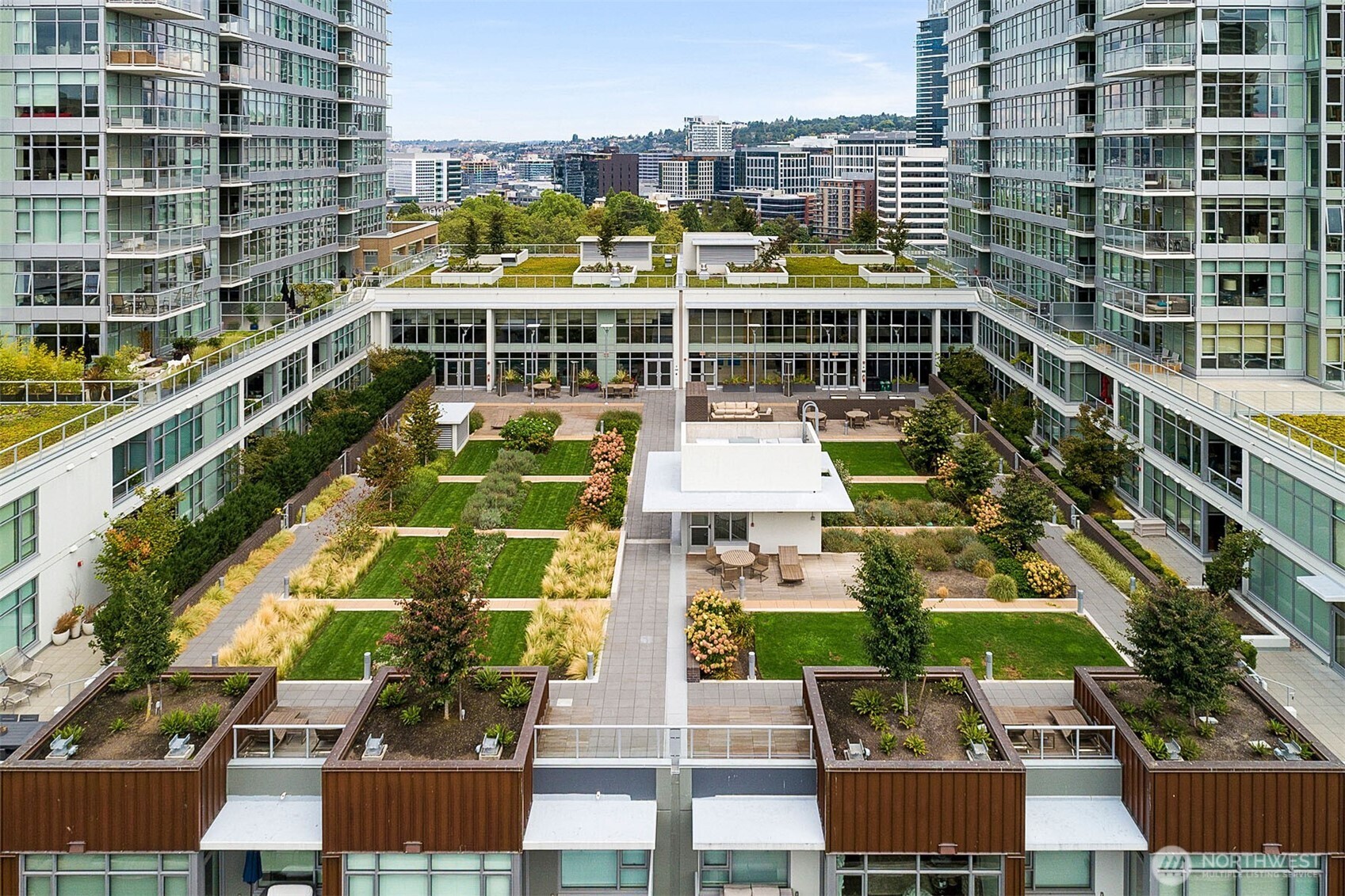 583 Battery Street, Unit 1405N Seattle, WA 98121 - Photo 13 of 37 a view of building with yard