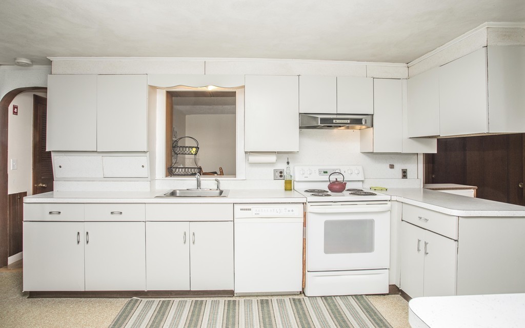 32 Sutcliffe Avenue Canton, MA 02021 - Photo 13 of 30