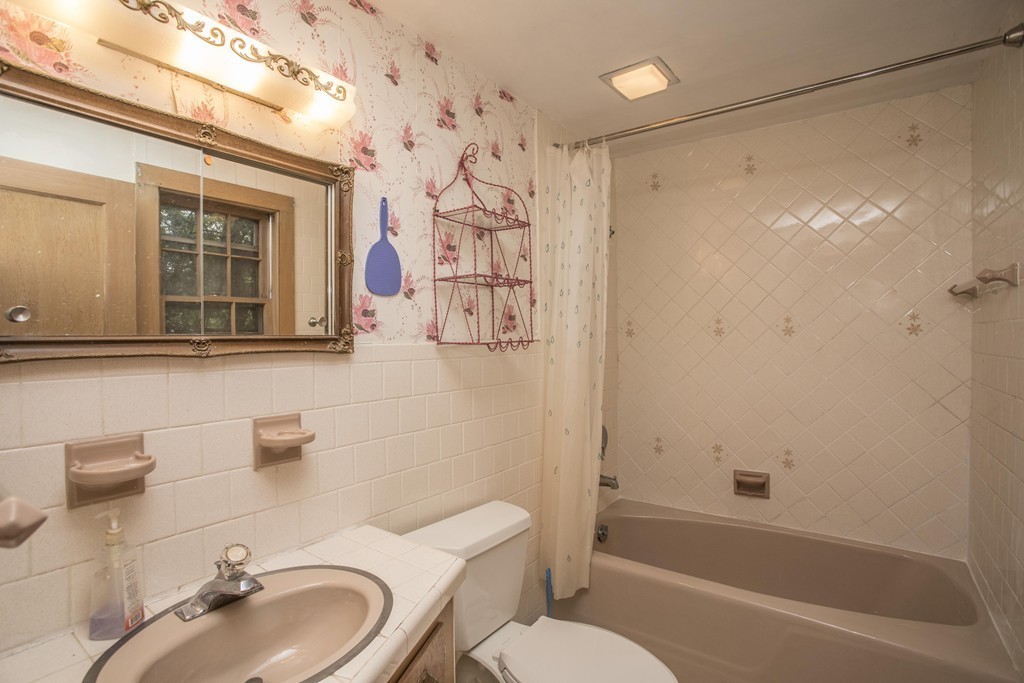 32 Sutcliffe Avenue Canton, MA 02021 - Photo 18 of 30