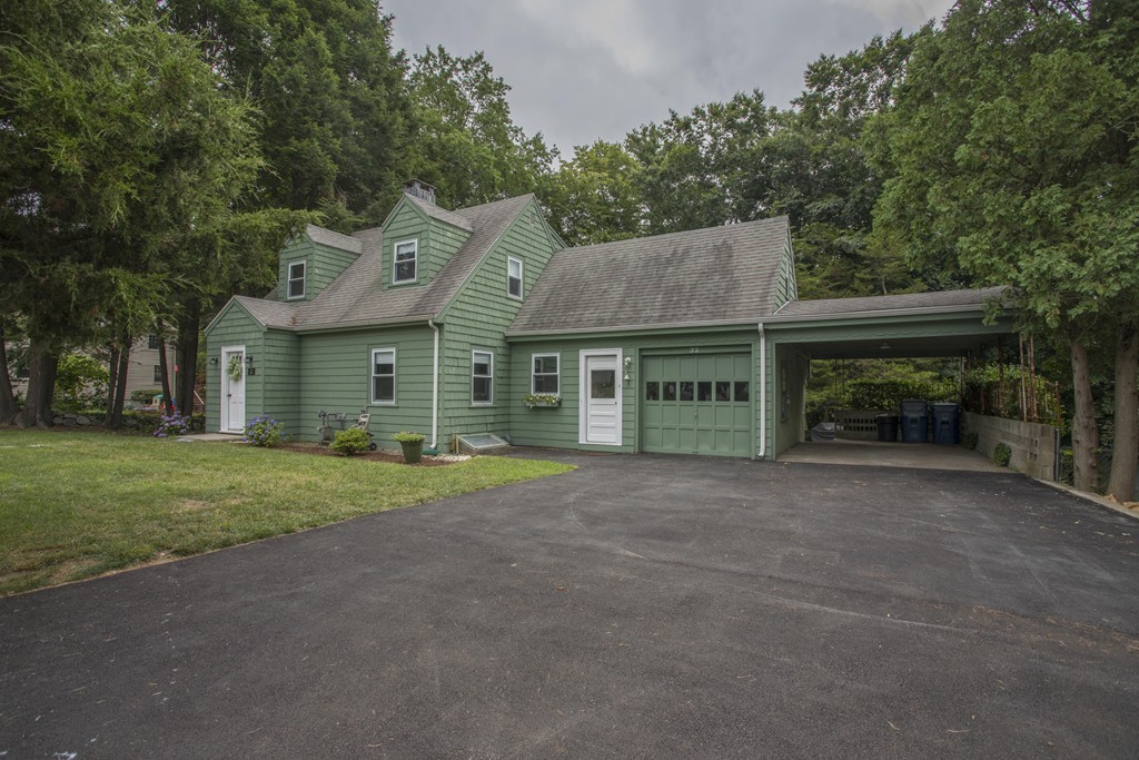 32 Sutcliffe Avenue Canton, MA 02021 - Photo 3 of 30