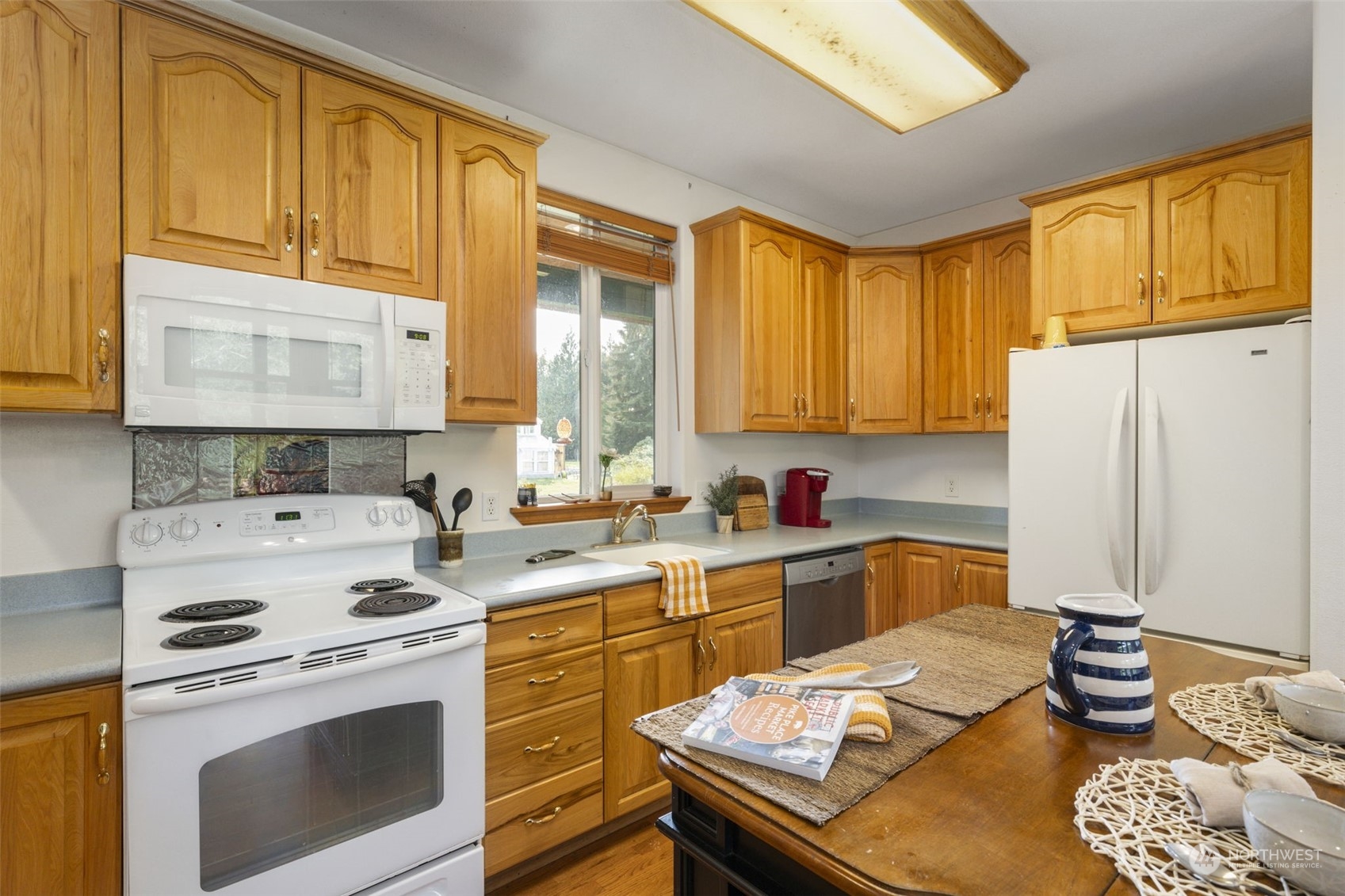 5225 Northeast Minder Road Poulsbo, WA 98370 - Photo 11 of 40 Gallery Image 11