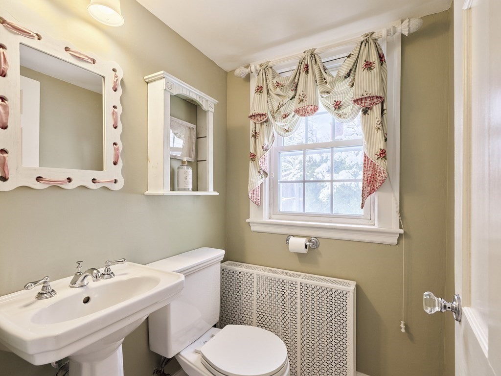 80 John Carver Road Reading, MA 01867 - Photo 18 of 35 Gallery Image 18