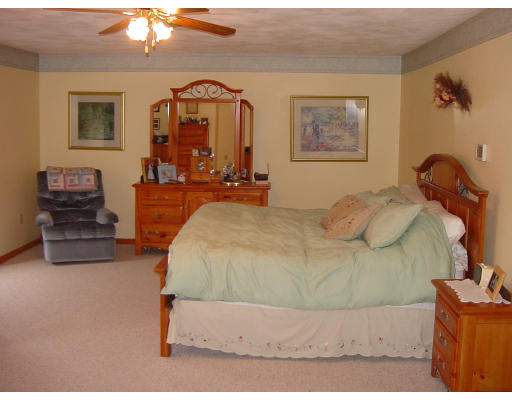 269 Simpson Road Marlborough, MA 01752 - Photo 4 of 7 Gallery Image 4