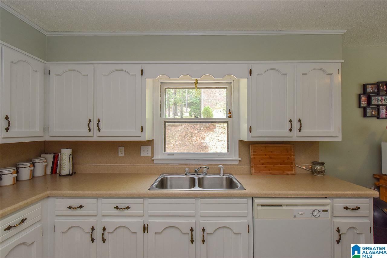 805 Round Hill Road Pelham, AL 35124 - Photo 14 of 40