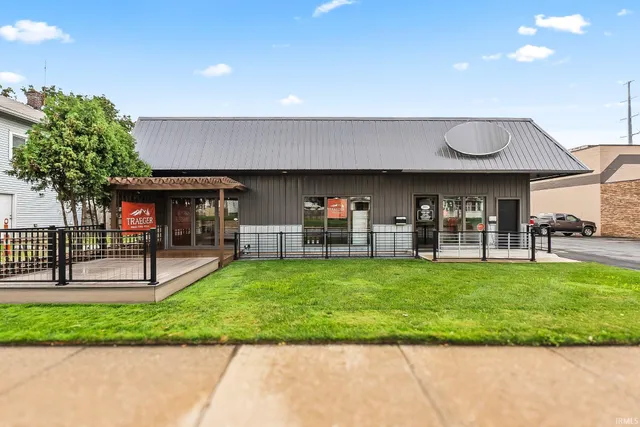 $625,000 | 2332 North Clinton Street, Fort Wayne, IN 46805