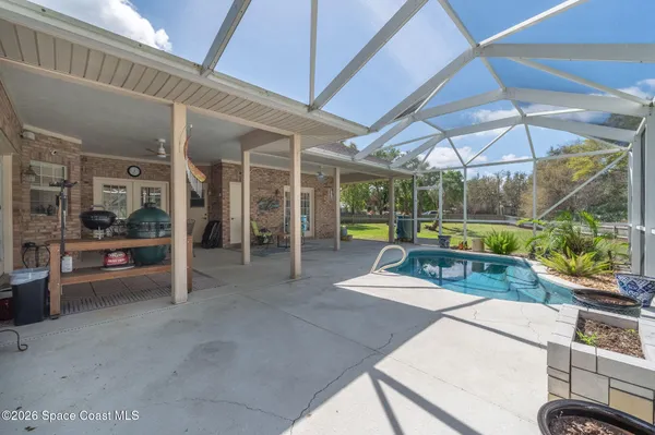 a view of a house with a big yard