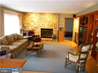 1017 Riverton Road Moorestown, NJ 08057 - Photo 4 of 12 Great Room