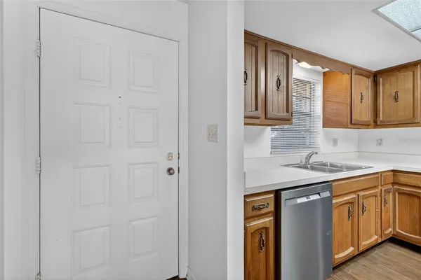 $225,000 | 110 North Tremain Street, Unit 105, Mount Dora, FL 32757