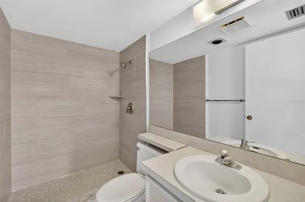 $225,000 | 110 North Tremain Street, Unit 105, Mount Dora, FL 32757