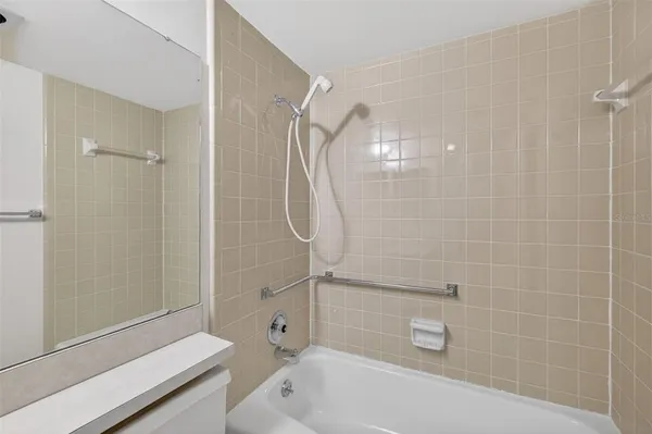 $225,000 | 110 North Tremain Street, Unit 105, Mount Dora, FL 32757