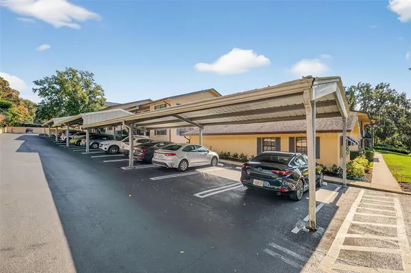 $225,000 | 110 North Tremain Street, Unit 105, Mount Dora, FL 32757