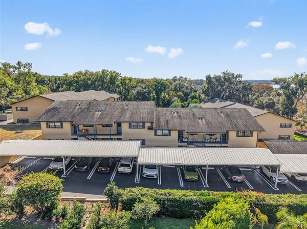 $225,000 | 110 North Tremain Street, Unit 105, Mount Dora, FL 32757