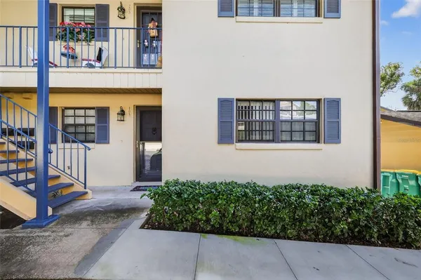 $225,000 | 110 North Tremain Street, Unit 105, Mount Dora, FL 32757