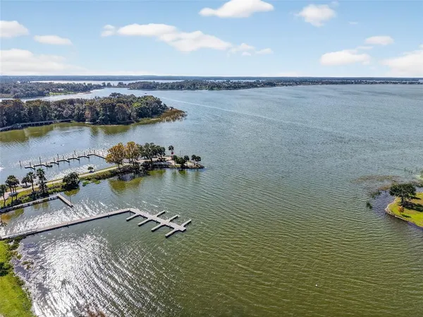 $225,000 | 110 North Tremain Street, Unit 105, Mount Dora, FL 32757