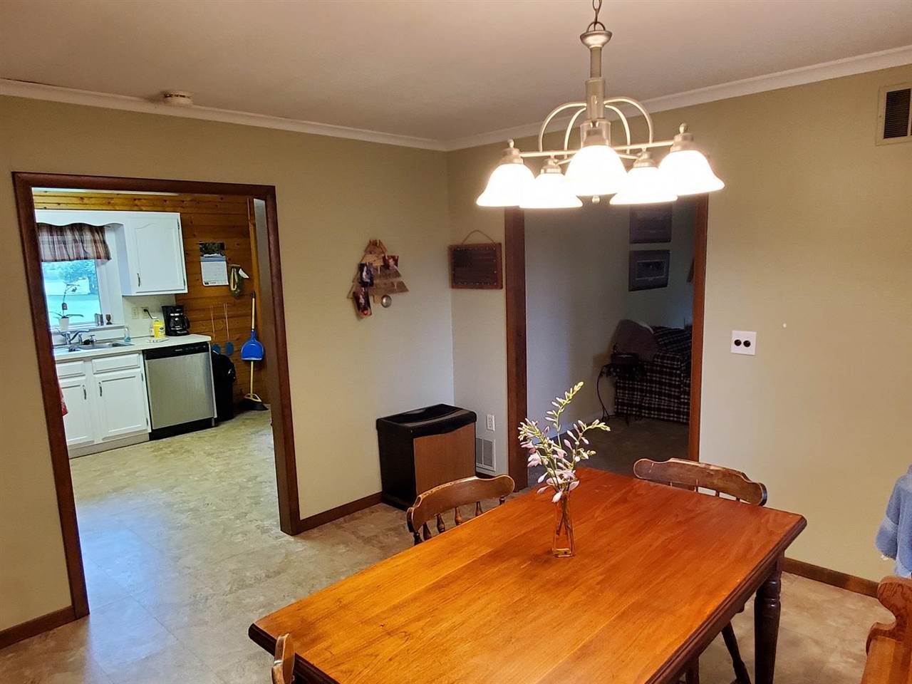 305 West Tyler Road Ithaca, MI 48847 - Photo 14 of 17 1890120-13.JPG