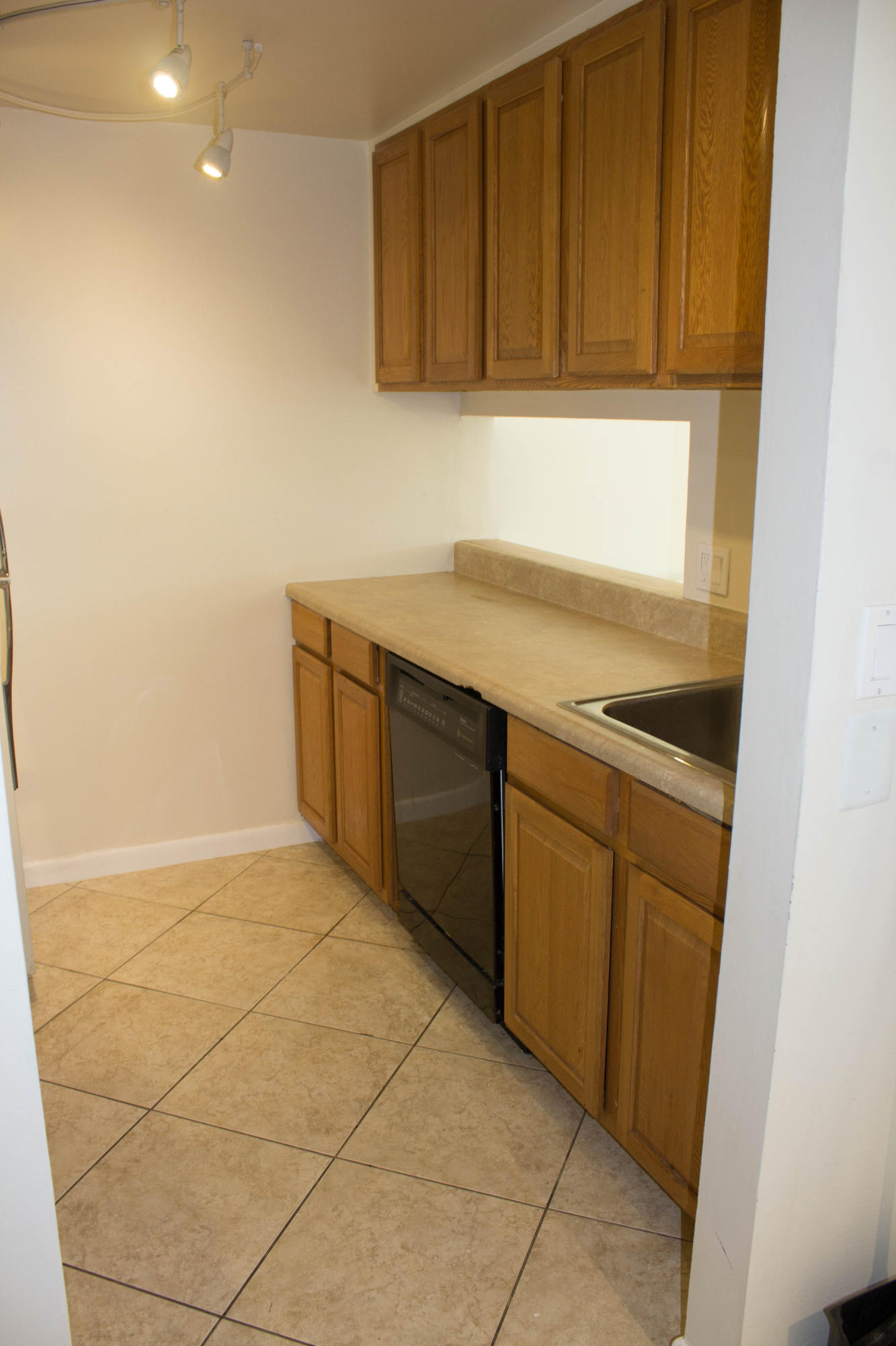 824 Southwest 9th St Circle, Unit 102 Boca Raton, FL 33486 - Photo 7 of 25 kitch