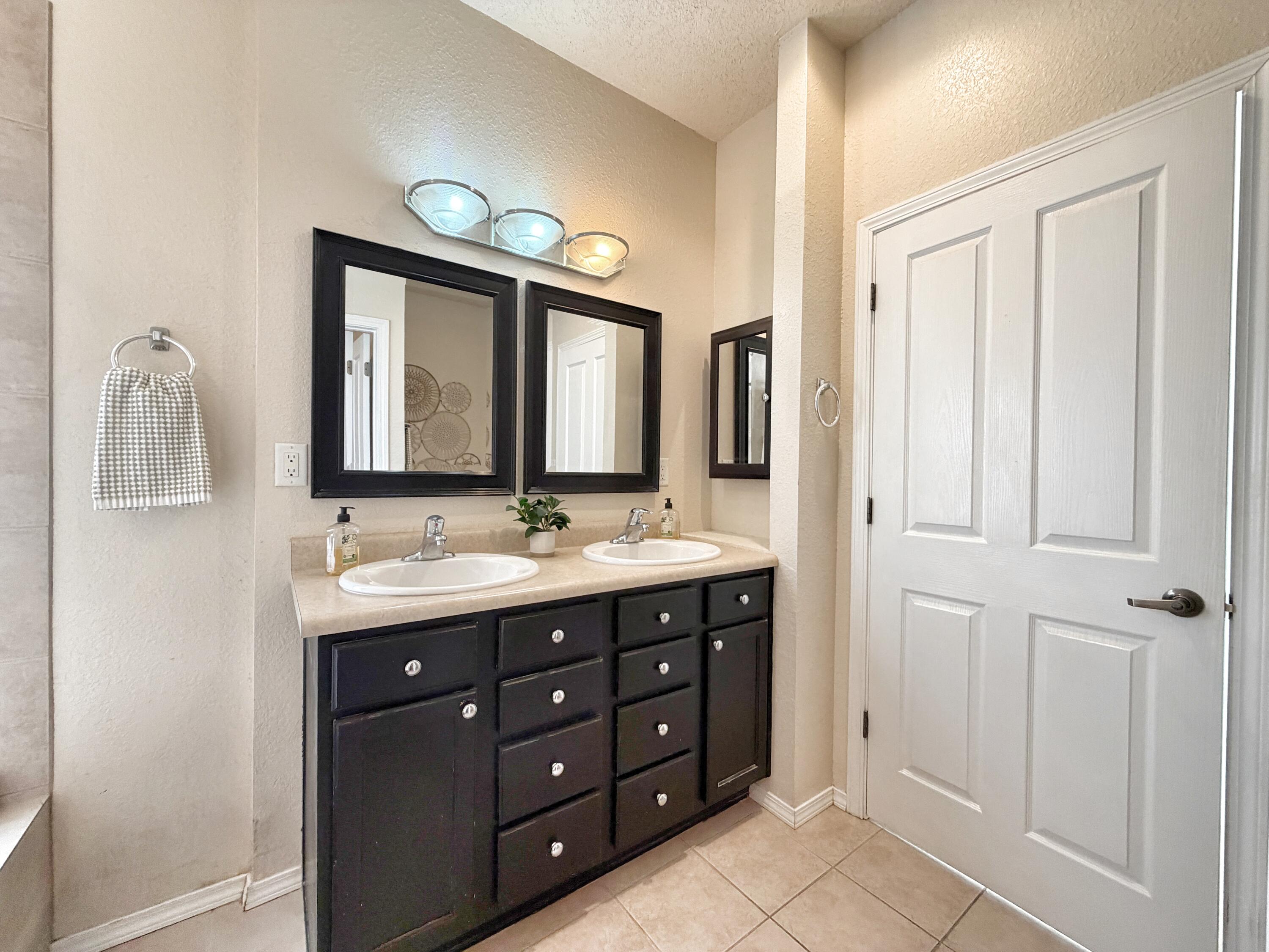 4428 Sunflower Court Southeast Rio Rancho, NM 87124 - Photo 31 of 49 Gallery Image 31