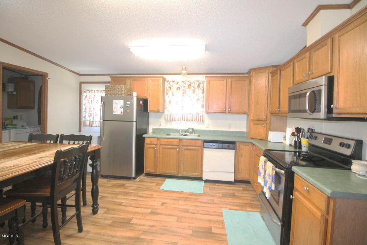 4050 Sammie Hearndon Road Moss Point, MS 39562 - Photo 8 of 24 k 2