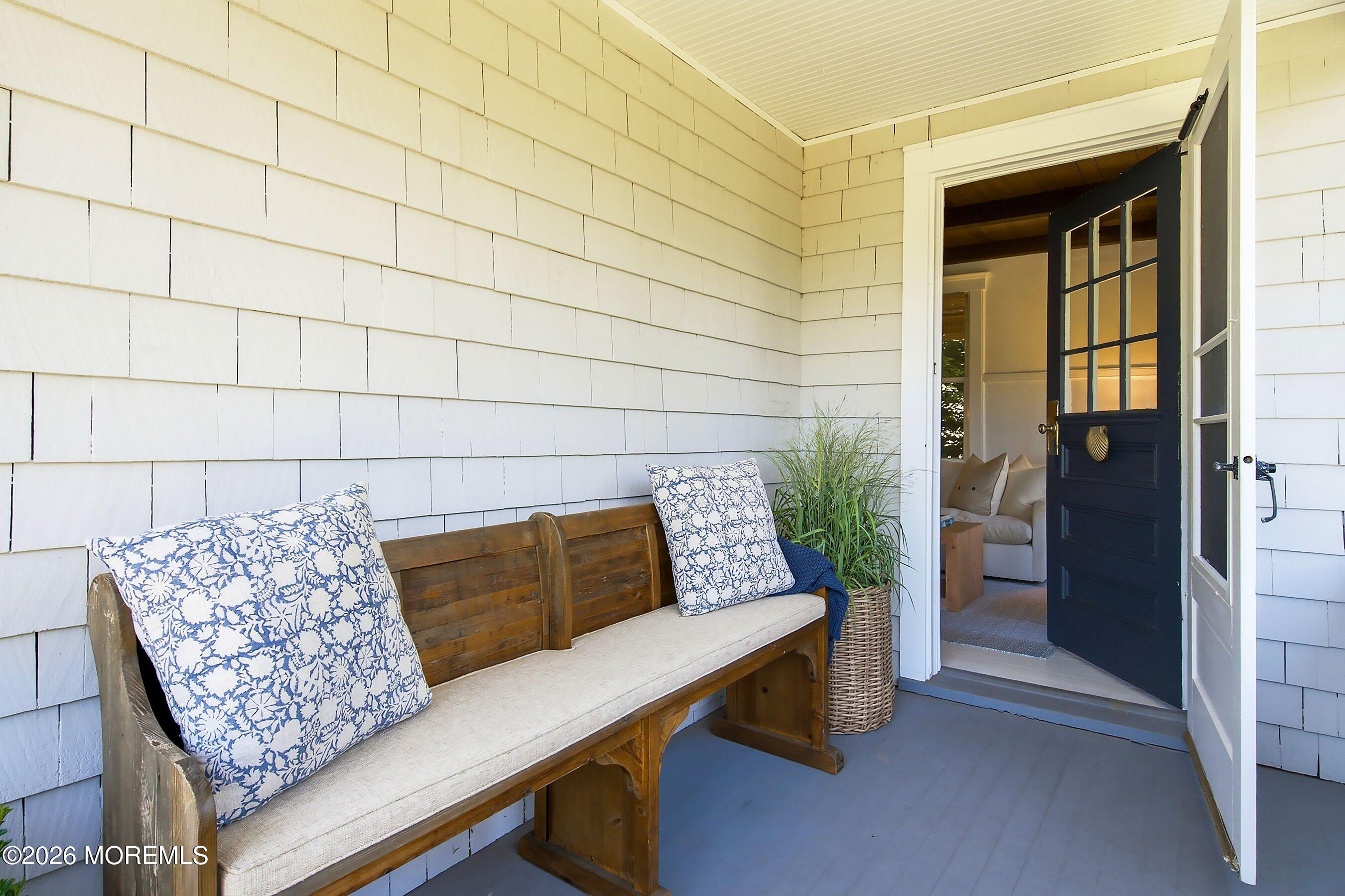 09-Front Porch