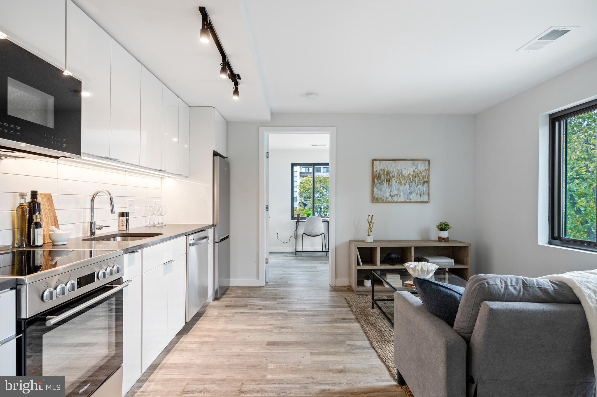 700 Roeder Road, Unit 102 Silver Spring, MD 20910 - Photo 4 of 28