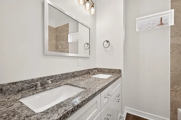 $2,000 | 422 North 4th Street, Beasley, TX 77417