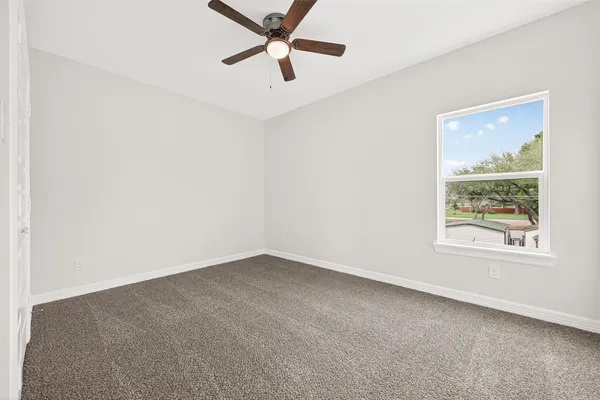 $2,000 | 422 North 4th Street, Beasley, TX 77417