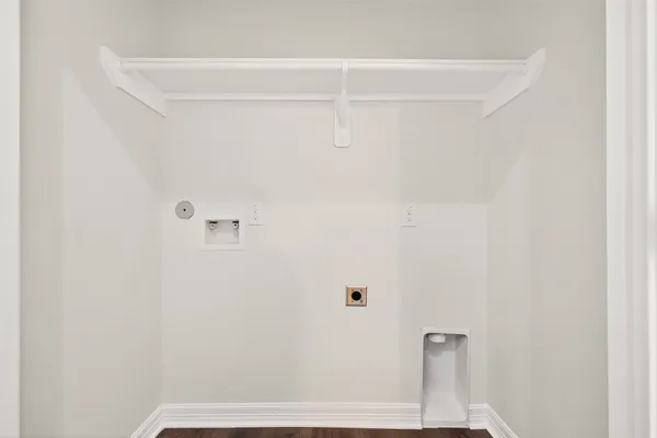 $2,000 | 422 North 4th Street, Beasley, TX 77417