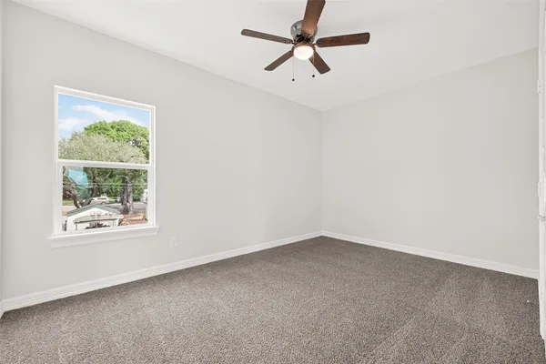 $2,000 | 422 North 4th Street, Beasley, TX 77417