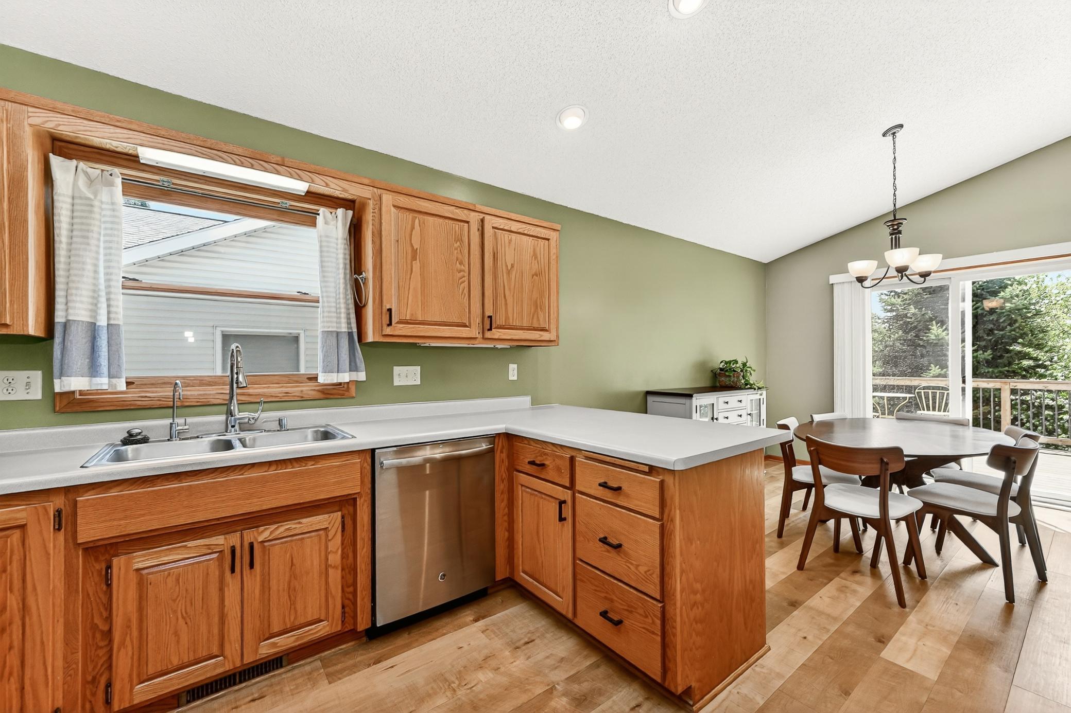 4434 8th Street Northwest Rochester, MN 55901 - Photo 8 of 39