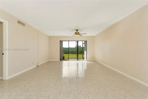 $290,000 | 300 Racquet Club Road, Unit 104, Weston, FL 33326