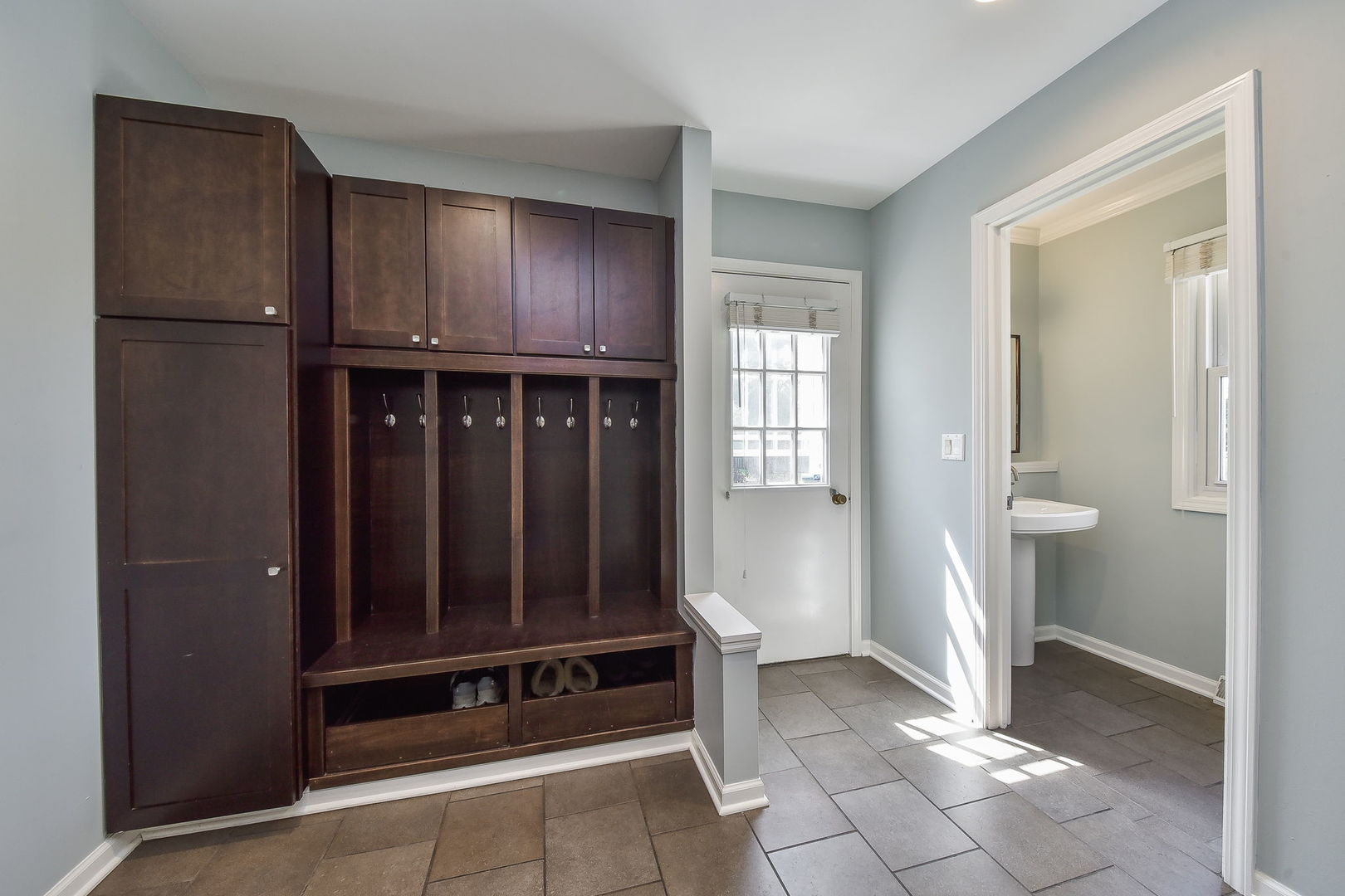 1325 Culpepper Drive Naperville, IL 60540 - Photo 12 of 34