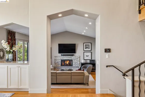 $2,995,000 | 1426 Grand View Drive, Berkeley, CA 94705