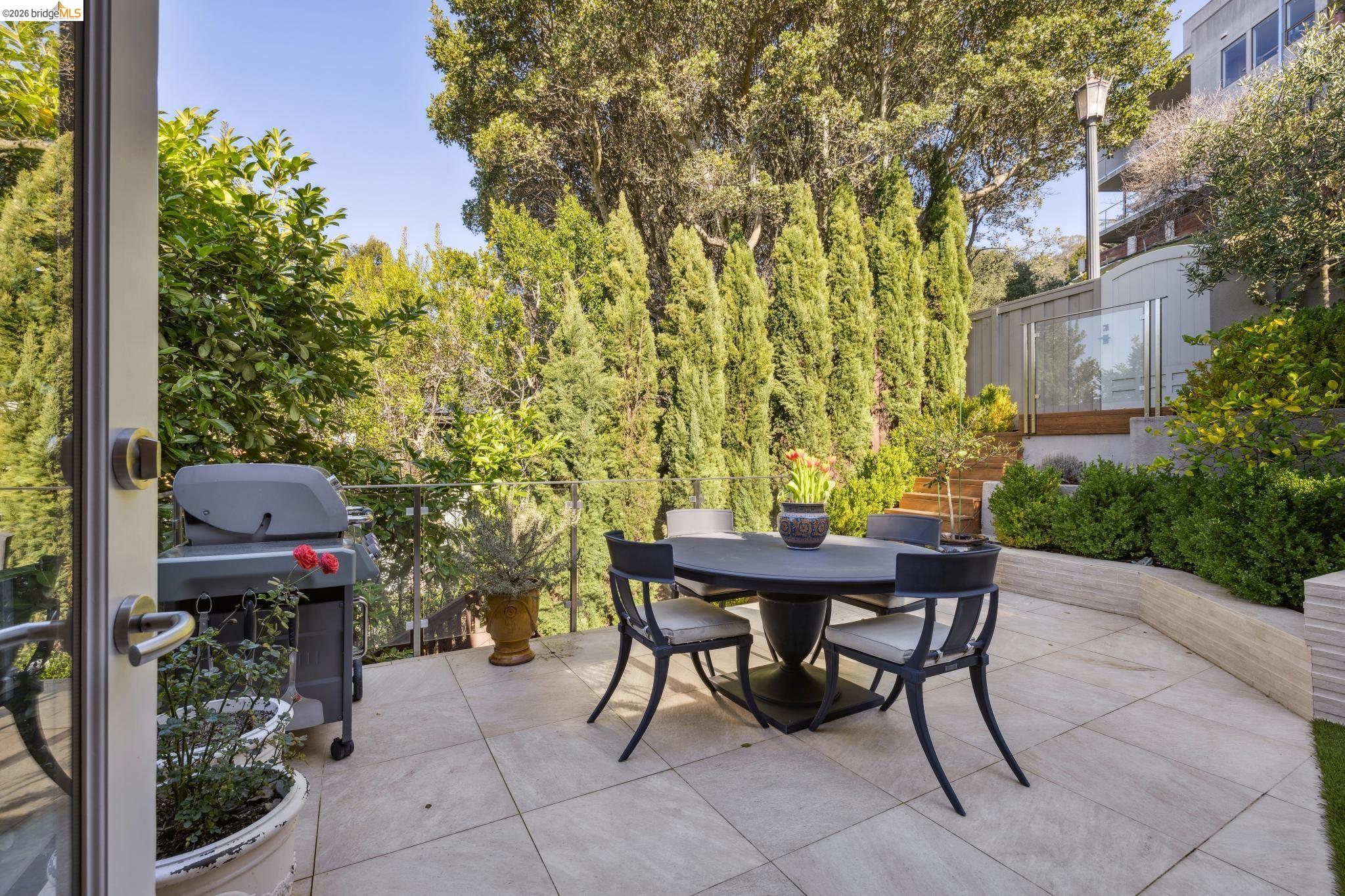 1426 Grand View Drive Berkeley, CA 94705 - Photo 28 of 46