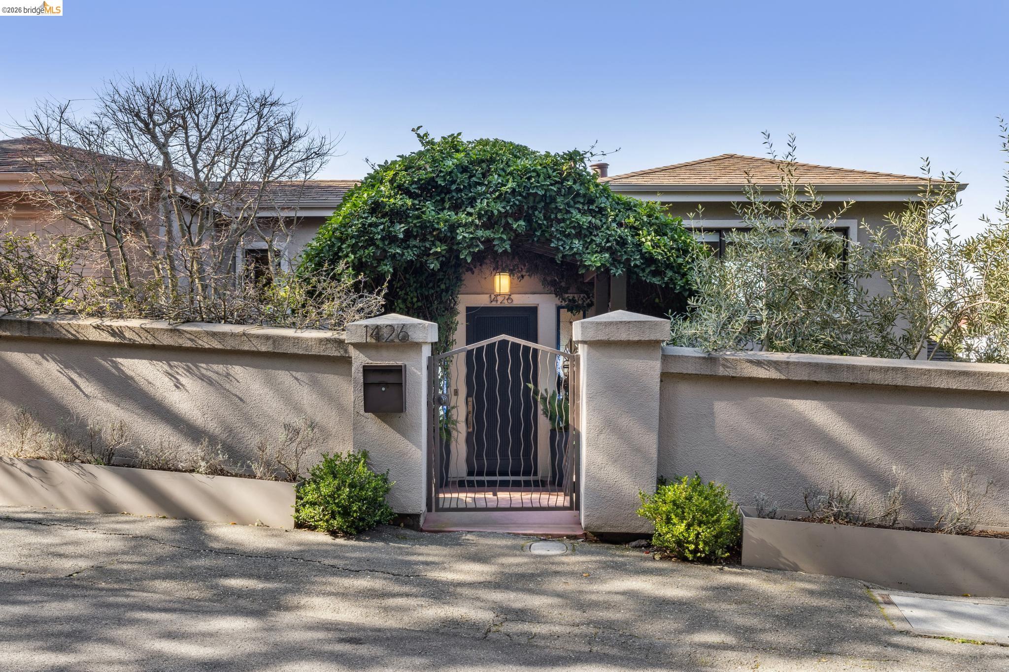 1426 Grand View Drive Berkeley, CA 94705 - Photo 3 of 46