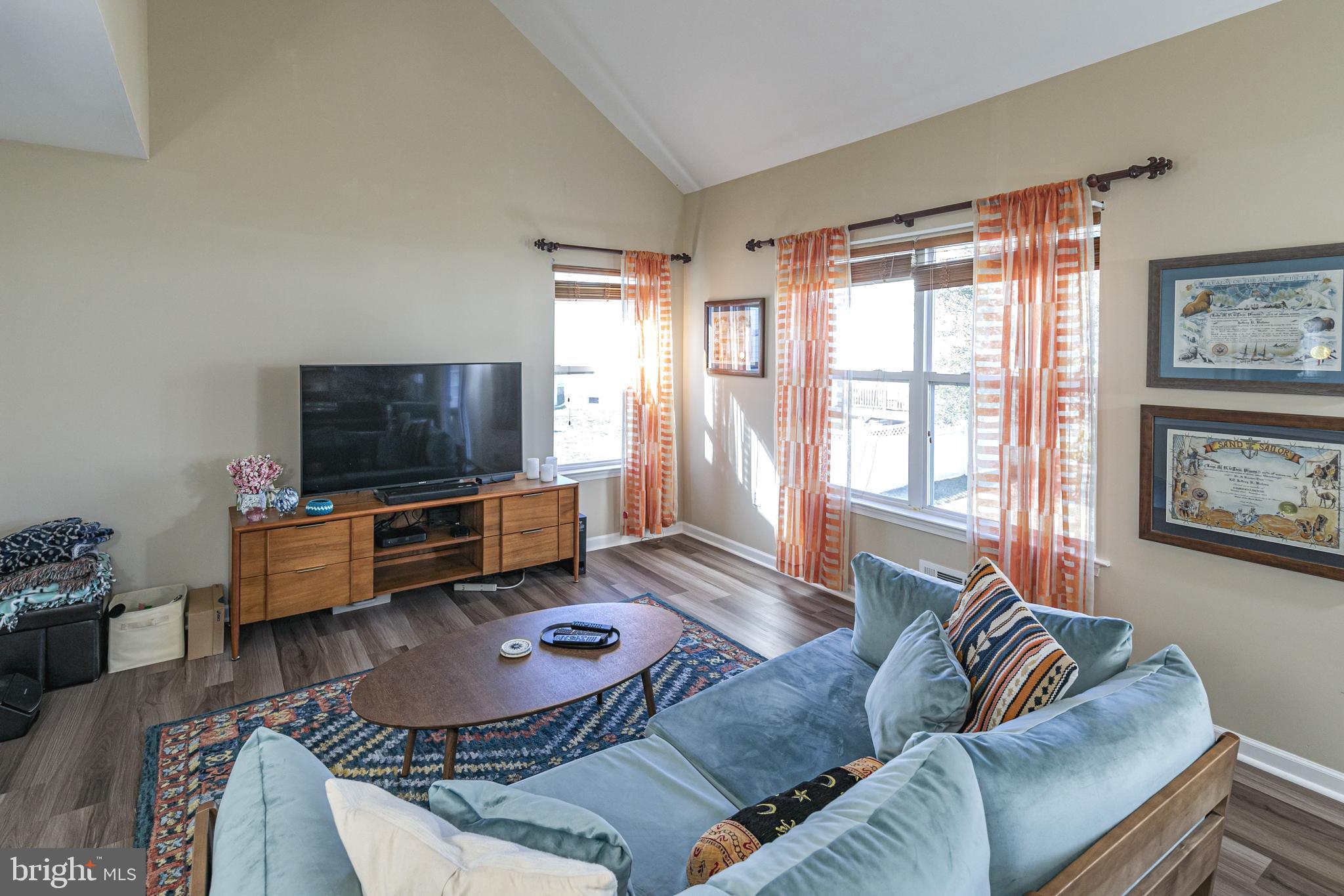 27 Richards Road Lawrence Township, NJ 08648 - Photo 10 of 43 Family Room, Cathedral Ceiling