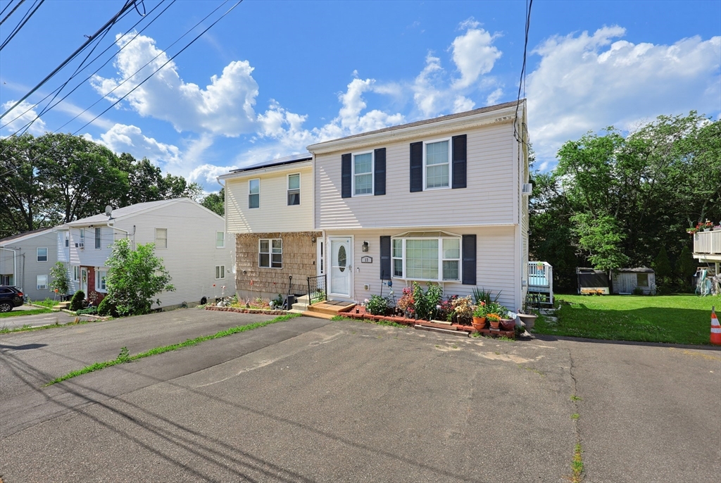 17 Bolton Street Worcester, MA 01604 - Photo 3 of 27