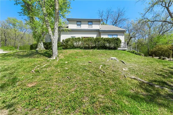 $240,000 | 2201 Sunset Court, Leavenworth, KS 66048