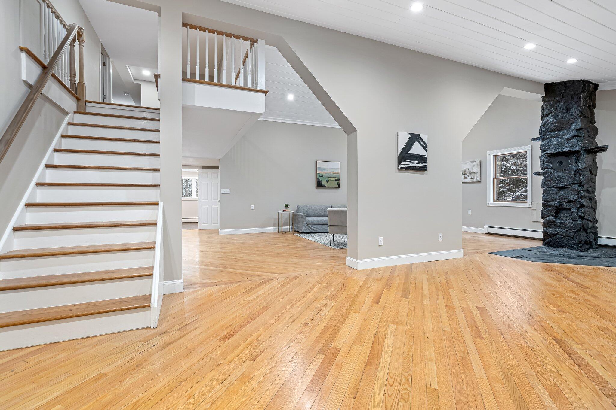 142 Meetinghouse Road Wells, ME 04090 - Photo 2 of 48 Entry
