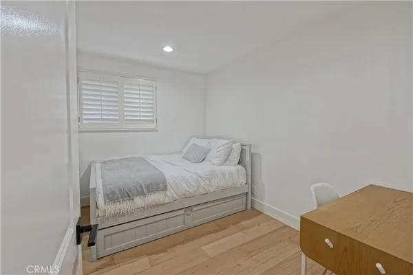 $15,500 | 320 Marine Avenue, Manhattan Beach, CA 90266