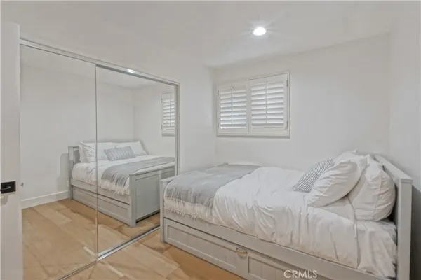 $15,500 | 320 Marine Avenue, Manhattan Beach, CA 90266