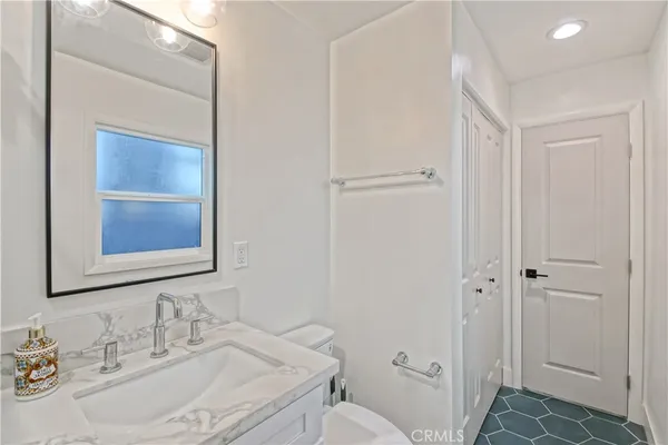 $15,500 | 320 Marine Avenue, Manhattan Beach, CA 90266