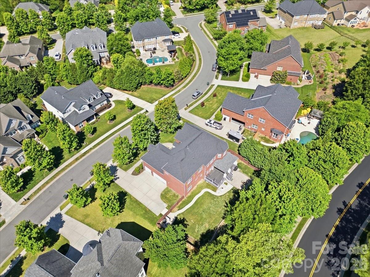 1825 Laveta Road Charlotte, NC 28269 - Photo 44 of 48 an aerial view of a house with a garden