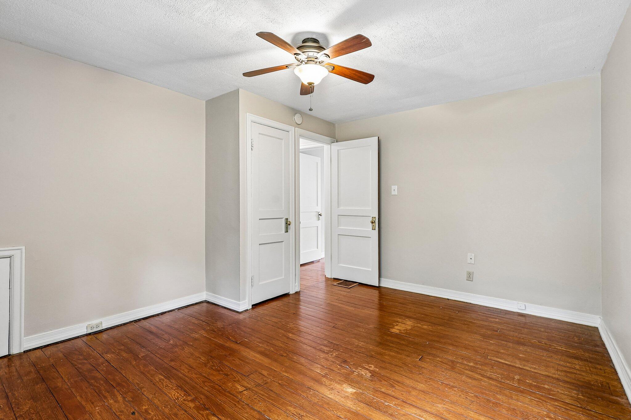 1422 Amsterdam Road Covington, KY 41011 - Photo 22 of 38