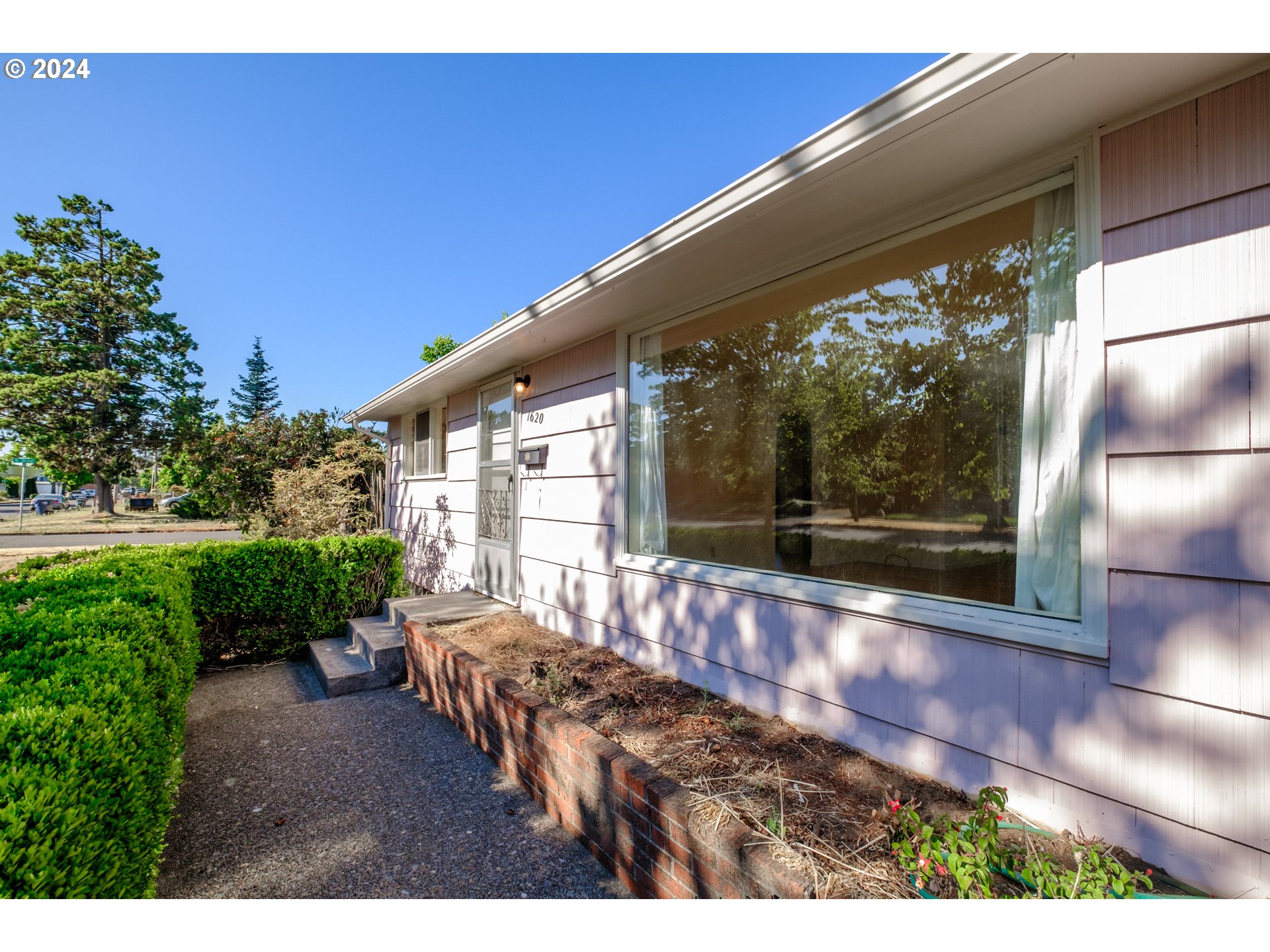 1620 Market Street Springfield, OR 97477 - Photo 3 of 31 a view of outdoor space and yard